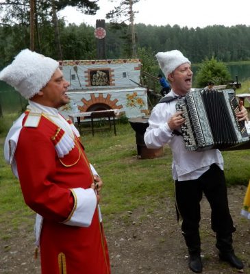 Kosaken Begrüßung in der Taiga